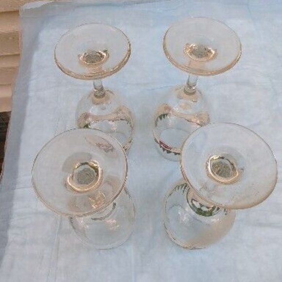 Currier & Ives Christmas Winter Scene Set of 4 Glasses Goblets Water/Wine - Picture 7 of 9